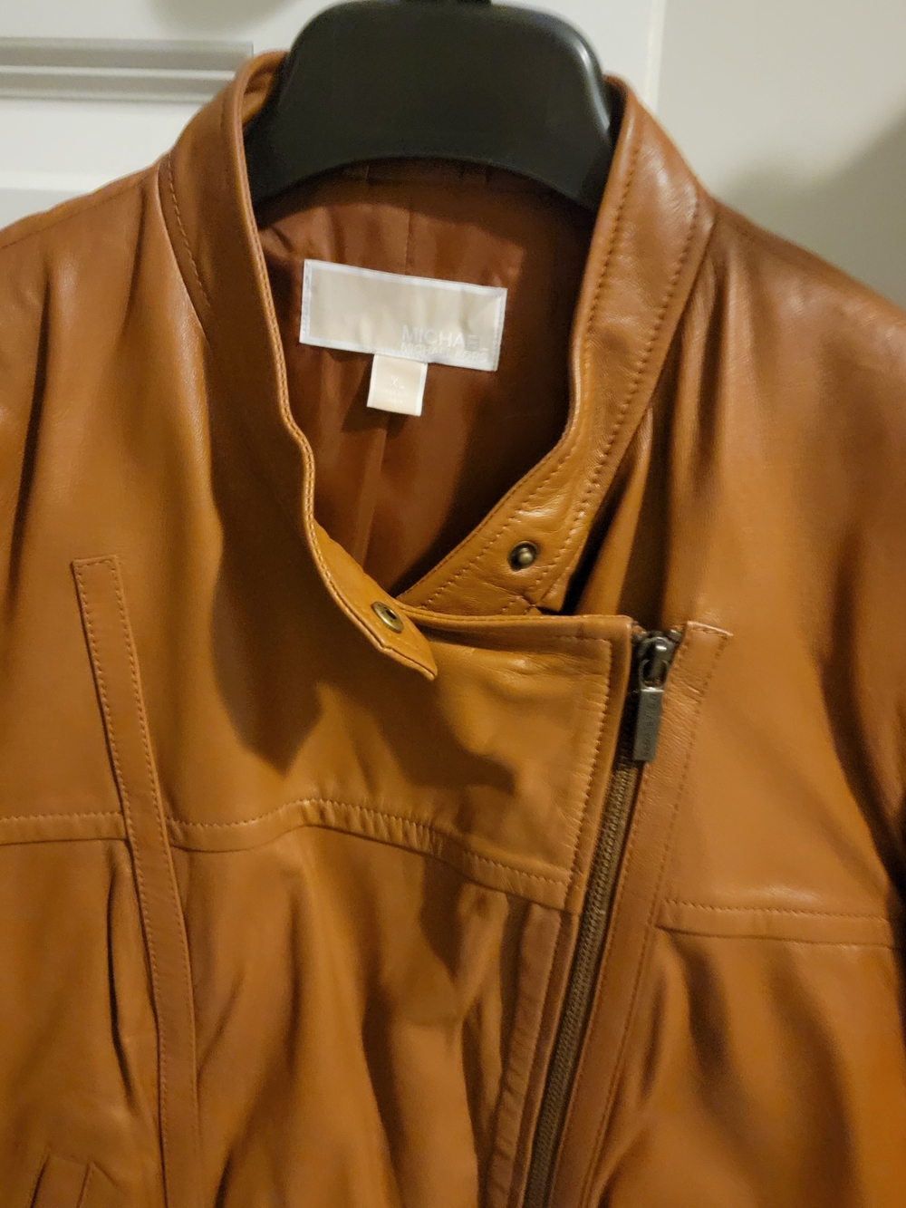 Like New Michael Kors Women’s Tan Soft Leather Asymmetric Zip Jacket